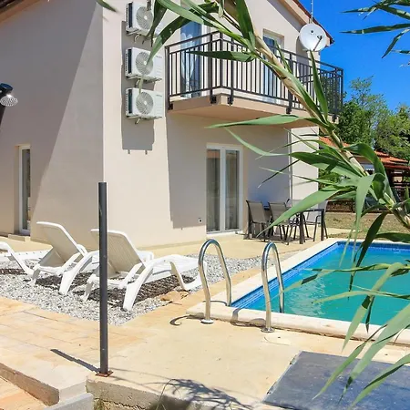 New Seve Ii With Pool, Near The Town Center, 3km From The Villa *