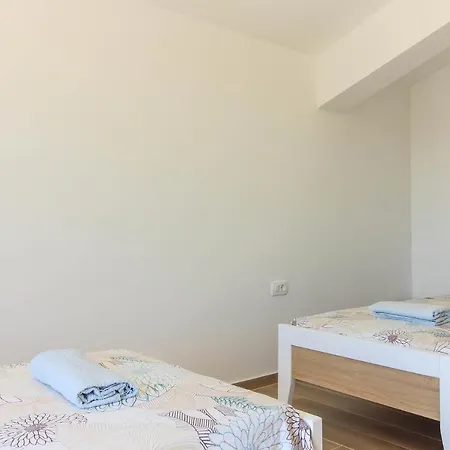 New Seve Ii With Pool, Near The Town Center, 3km From The Villa *